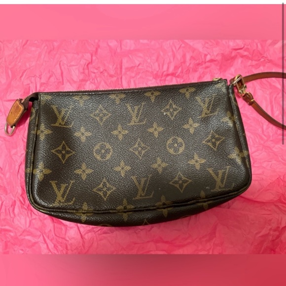 Authentic LV pochette - Picture 12 of 12